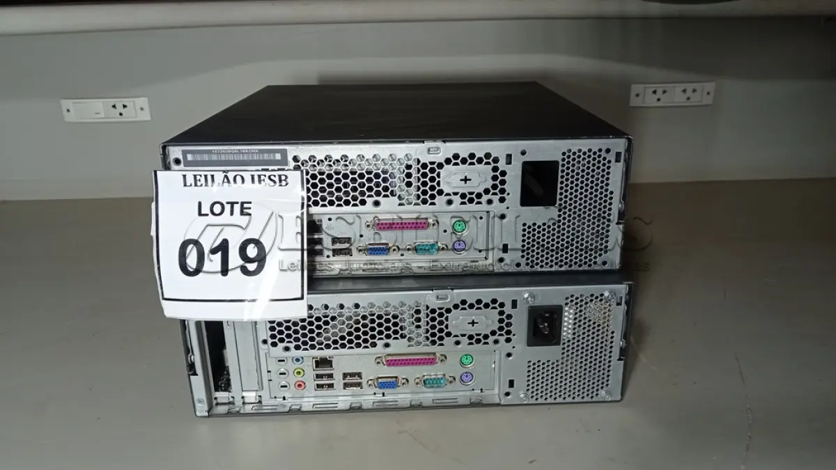 LOTE 019 - 02 CPUS LENOVO. (NO ESTADO) ATENÇÃO! FAZER A VISITAÇÃO ANTES DE ARREMATAR, NÃO SABEMOS SE FUNCIONA, LEILÃO NÃO TEM GARANTIA E NEM DEVOLUÇÃO, SUJEITO A POSSÍVEIS AVARIAS VISÍVEIS/OCULTAS E/OU AUSÊNCIA DE COMPONENTES.
