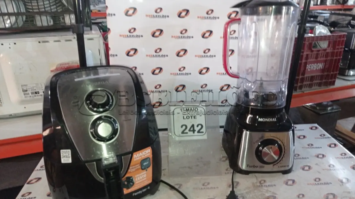LOTE 242 - 01 AIR FRYER 220V MARCA MONDIAL E 01 LIQUIDIFICADOR 220V MARCA MONDIAL. (NO ESTADO) ATENÇÃO! FAZER A VISITAÇÃO ANTES DE ARREMATAR, NÃO SABEMOS SE FUNCIONA, LEILÃO NÃO TEM GARANTIA E NEM DEVOLUÇÃO, SUJEITO A POSSÍVEIS AVARIAS VISÍVEIS/OCULTAS E/OU AUSÊNCIA DE COMPONENTES.