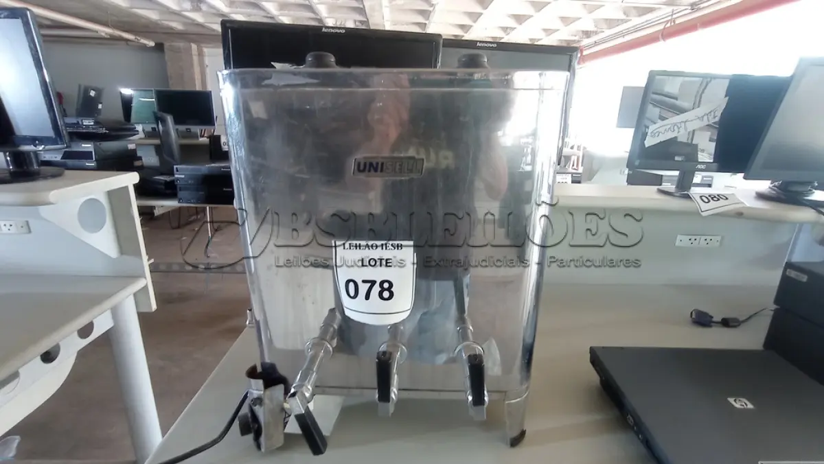 LOTE 078 - 01 CAFETEIRA INDUSTRIAL. (NO ESTADO) ATENÇÃO! FAZER A VISITAÇÃO ANTES DE ARREMATAR, NÃO SABEMOS SE FUNCIONA, LEILÃO NÃO TEM GARANTIA E NEM DEVOLUÇÃO, SUJEITO A POSSÍVEIS AVARIAS VISÍVEIS/OCULTAS E/OU AUSÊNCIA DE COMPONENTES.
