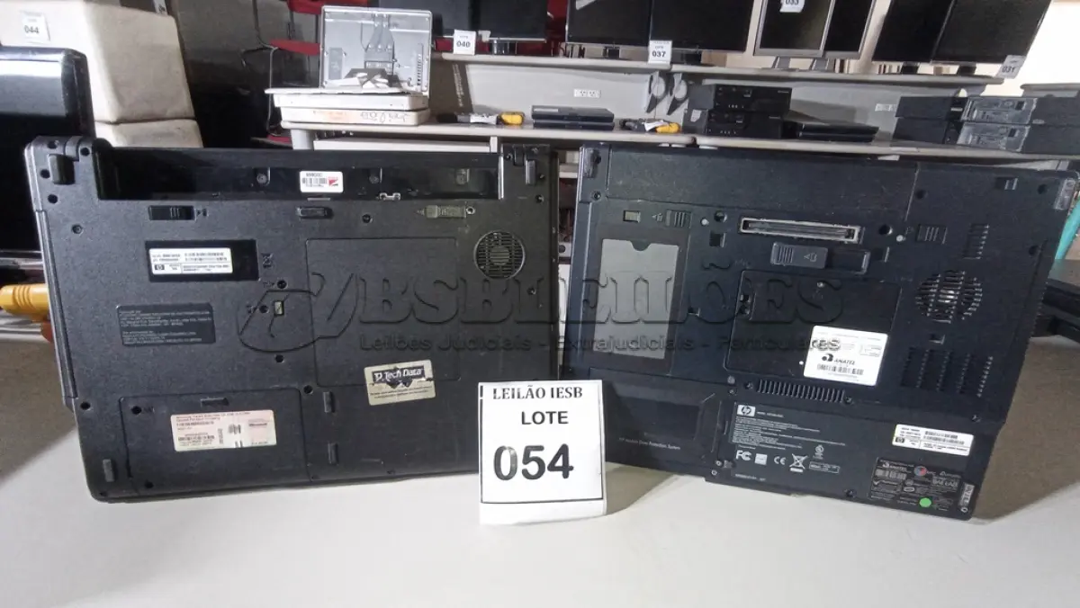 LOTE 054 - 02 NOTEBOOKS HP SEM FONTE. (NO ESTADO) ATENÇÃO! FAZER A VISITAÇÃO ANTES DE ARREMATAR, NÃO SABEMOS SE FUNCIONA, LEILÃO NÃO TEM GARANTIA E NEM DEVOLUÇÃO, SUJEITO A POSSÍVEIS AVARIAS VISÍVEIS/OCULTAS E/OU AUSÊNCIA DE COMPONENTES.