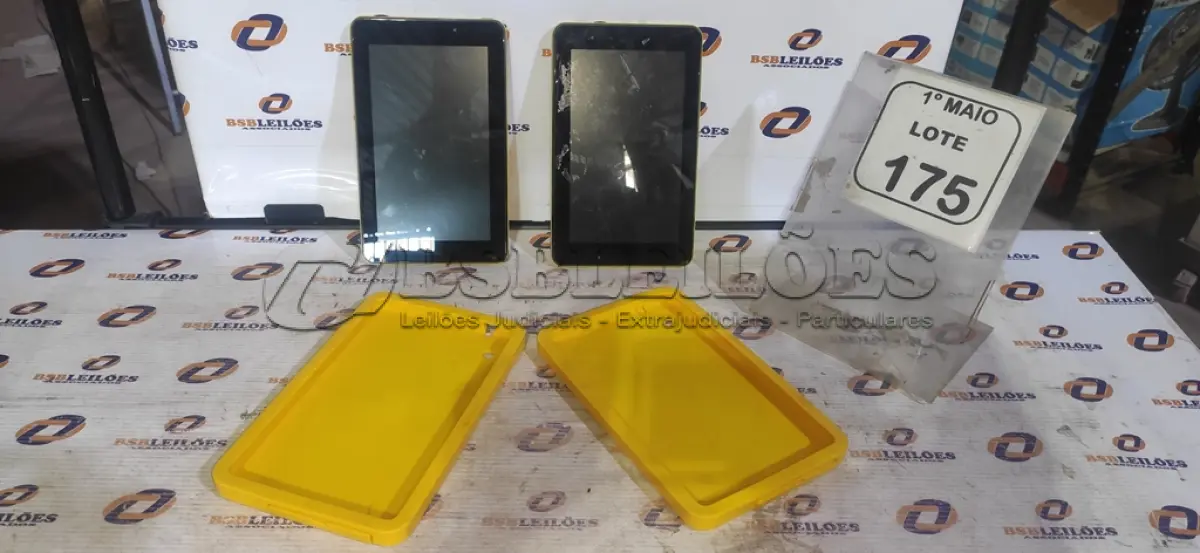 LOTE 175 - 02 TABLETS MARCA CCE COM CAPA. (NO ESTADO) ATENÇÃO! FAZER A VISITAÇÃO ANTES DE ARREMATAR, NÃO SABEMOS SE FUNCIONA, LEILÃO NÃO TEM GARANTIA E NEM DEVOLUÇÃO, SUJEITO A POSSÍVEIS AVARIAS VISÍVEIS/OCULTAS E/OU AUSÊNCIA DE COMPONENTES.