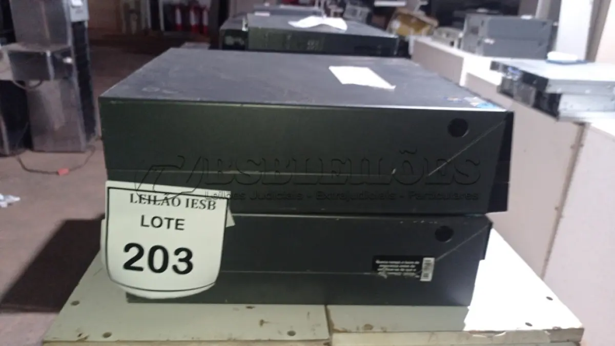 LOTE 203 - 02 CPUS LENOVO. (NO ESTADO) ATENÇÃO! FAZER A VISITAÇÃO ANTES DE ARREMATAR, NÃO SABEMOS SE FUNCIONA, LEILÃO NÃO TEM GARANTIA E NEM DEVOLUÇÃO, SUJEITO A POSSÍVEIS AVARIAS VISÍVEIS/OCULTAS E/OU AUSÊNCIA DE COMPONENTES.