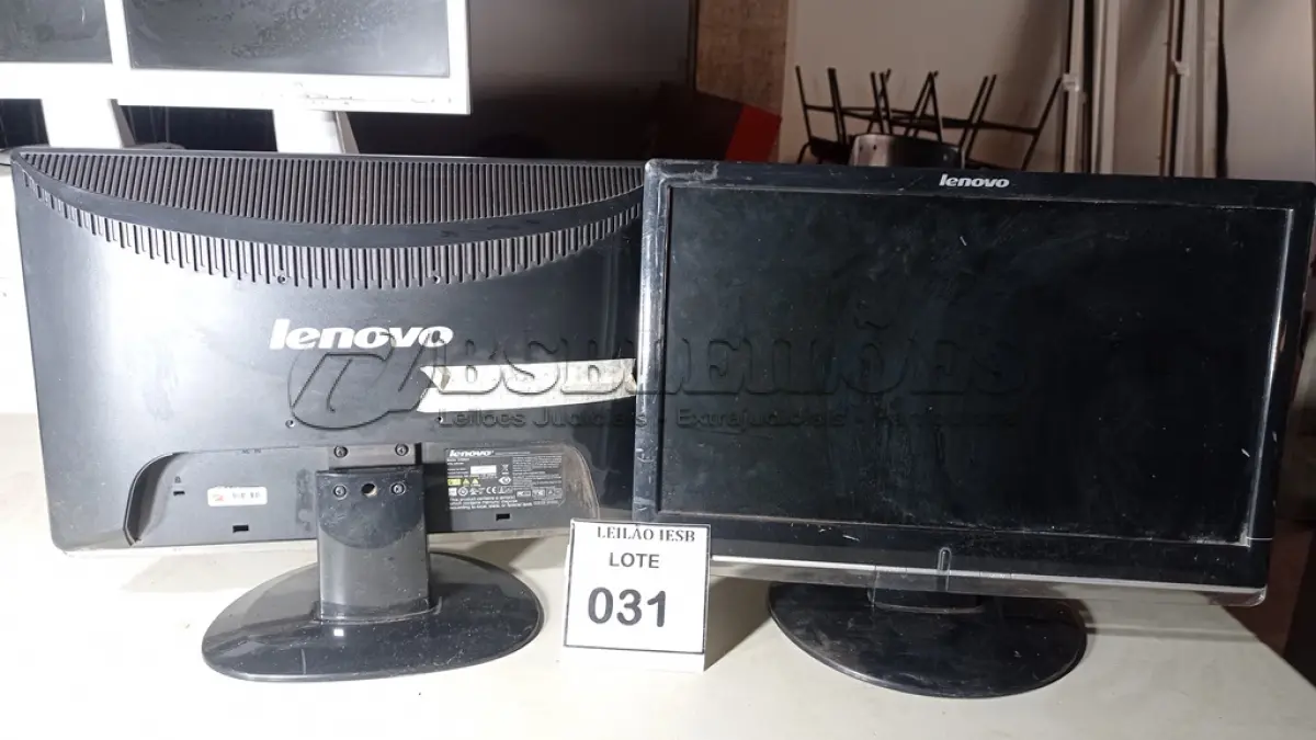 LOTE 031 - 02 MONITORES LENOVO. (NO ESTADO) ATENÇÃO! FAZER A VISITAÇÃO ANTES DE ARREMATAR, NÃO SABEMOS SE FUNCIONA, LEILÃO NÃO TEM GARANTIA E NEM DEVOLUÇÃO, SUJEITO A POSSÍVEIS AVARIAS VISÍVEIS/OCULTAS E/OU AUSÊNCIA DE COMPONENTES.