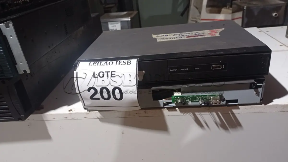 LOTE 200 - 01 LOTE COM APARELHOS DE FIBRA OPTICA. (NO ESTADO) ATENÇÃO! FAZER A VISITAÇÃO ANTES DE ARREMATAR, NÃO SABEMOS SE FUNCIONA, LEILÃO NÃO TEM GARANTIA E NEM DEVOLUÇÃO, SUJEITO A POSSÍVEIS AVARIAS VISÍVEIS/OCULTAS E/OU AUSÊNCIA DE COMPONENTES.