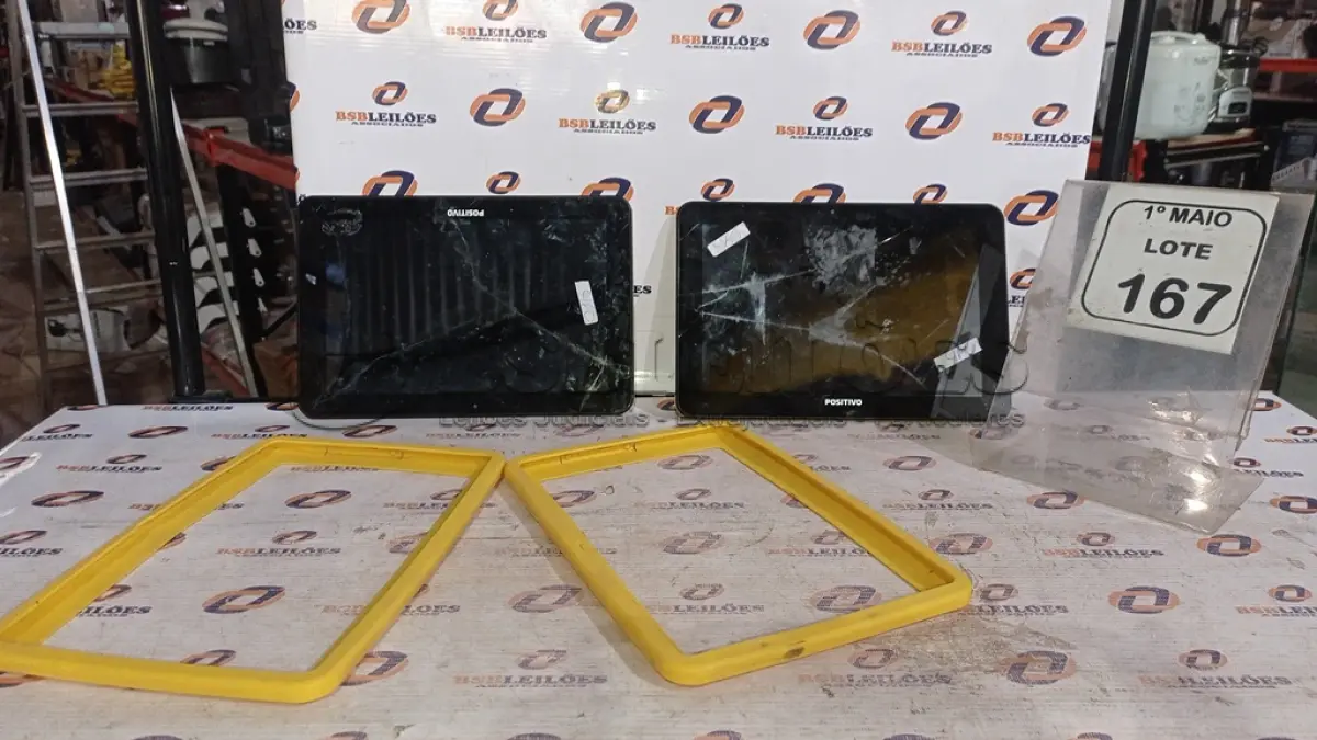 LOTE 167 - 02 TABLETS MACA POSITIVO COM CAPA. (NO ESTADO) ATENÇÃO! FAZER A VISITAÇÃO ANTES DE ARREMATAR, NÃO SABEMOS SE FUNCIONA, LEILÃO NÃO TEM GARANTIA E NEM DEVOLUÇÃO, SUJEITO A POSSÍVEIS AVARIAS VISÍVEIS/OCULTAS E/OU AUSÊNCIA DE COMPONENTES.