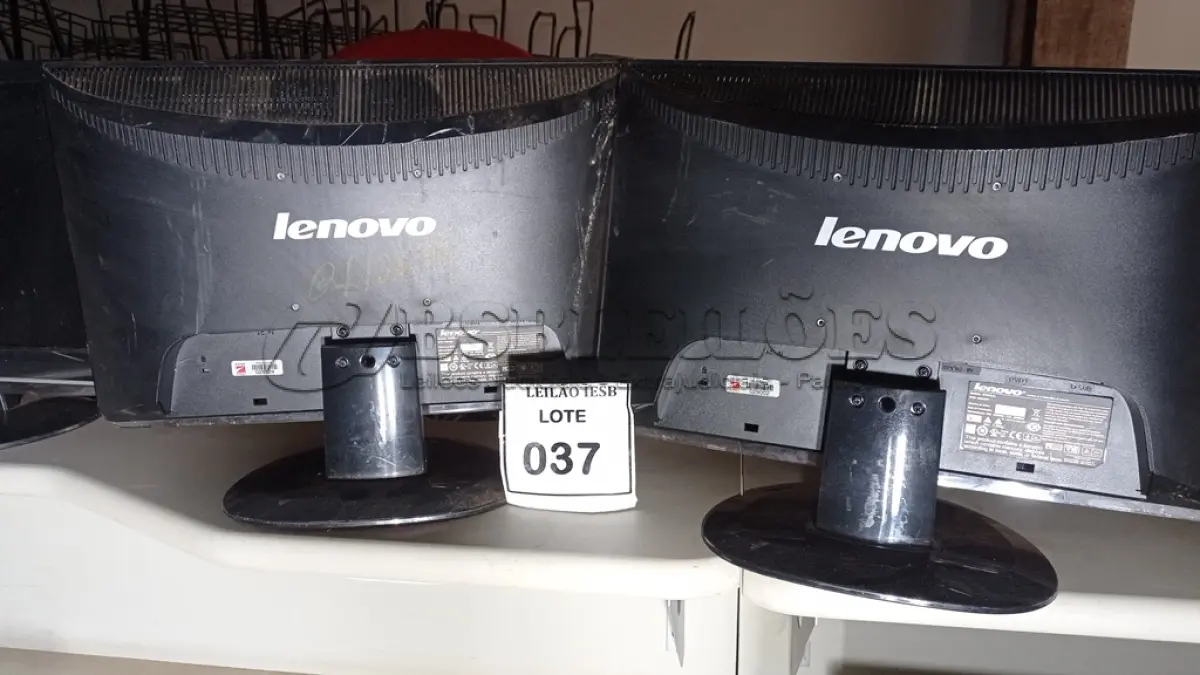 LOTE 037 - 02 MONITORES LENOVO. (NO ESTADO) ATENÇÃO! FAZER A VISITAÇÃO ANTES DE ARREMATAR, NÃO SABEMOS SE FUNCIONA, LEILÃO NÃO TEM GARANTIA E NEM DEVOLUÇÃO, SUJEITO A POSSÍVEIS AVARIAS VISÍVEIS/OCULTAS E/OU AUSÊNCIA DE COMPONENTES.