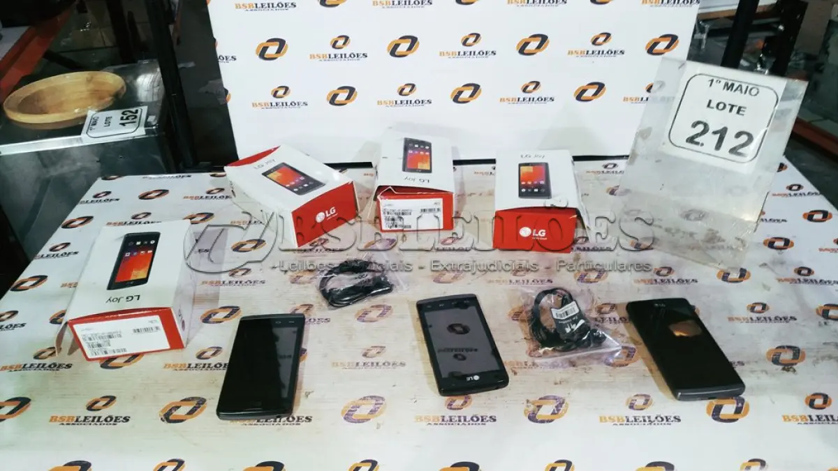 LOTE 212 - 04 CELULARES MODELO JOY MARCA LG MARCA LG. (NO ESTADO) ATENÇÃO! FAZER A VISITAÇÃO ANTES DE ARREMATAR, NÃO SABEMOS SE FUNCIONA, LEILÃO NÃO TEM GARANTIA E NEM DEVOLUÇÃO, SUJEITO A POSSÍVEIS AVARIAS VISÍVEIS/OCULTAS E/OU AUSÊNCIA DE COMPONENTES.