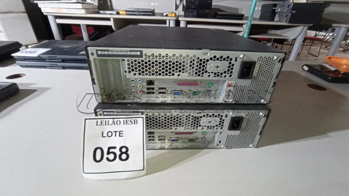 LOTE 058 - 02 CPUS LENOVO. (NO ESTADO) ATENÇÃO! FAZER A VISITAÇÃO ANTES DE ARREMATAR, NÃO SABEMOS SE FUNCIONA, LEILÃO NÃO TEM GARANTIA E NEM DEVOLUÇÃO, SUJEITO A POSSÍVEIS AVARIAS VISÍVEIS/OCULTAS E/OU AUSÊNCIA DE COMPONENTES.
