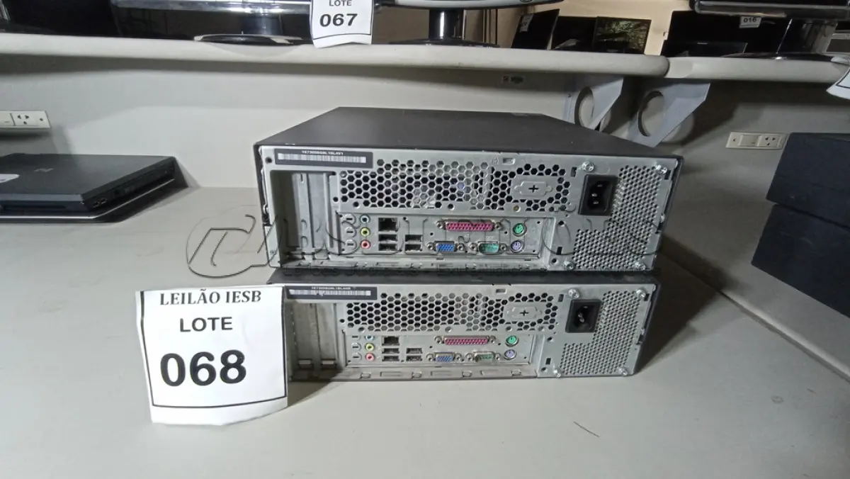 LOTE 068 - 02 CPUS LENOVO. (NO ESTADO) ATENÇÃO! FAZER A VISITAÇÃO ANTES DE ARREMATAR, NÃO SABEMOS SE FUNCIONA, LEILÃO NÃO TEM GARANTIA E NEM DEVOLUÇÃO, SUJEITO A POSSÍVEIS AVARIAS VISÍVEIS/OCULTAS E/OU AUSÊNCIA DE COMPONENTES.