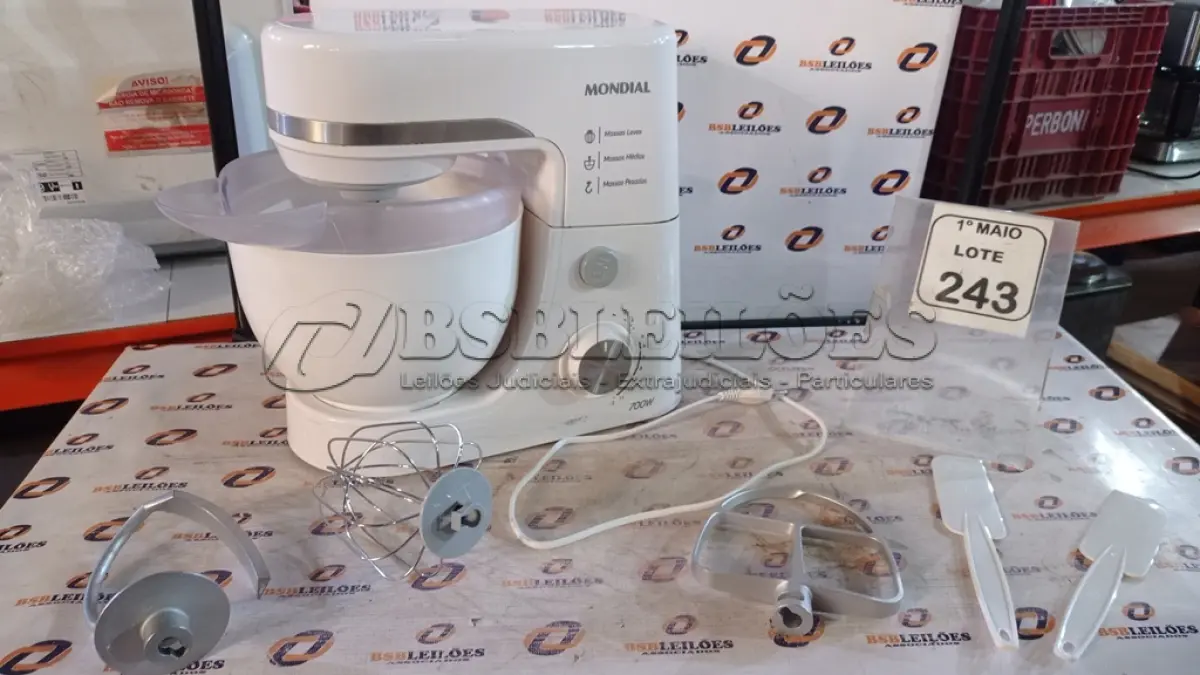 LOTE 243 - 01 BATEDEIRA 220V MARCA MONDIAL. (NO ESTADO) ATENÇÃO! FAZER A VISITAÇÃO ANTES DE ARREMATAR, NÃO SABEMOS SE FUNCIONA, LEILÃO NÃO TEM GARANTIA E NEM DEVOLUÇÃO, SUJEITO A POSSÍVEIS AVARIAS VISÍVEIS/OCULTAS E/OU AUSÊNCIA DE COMPONENTES.