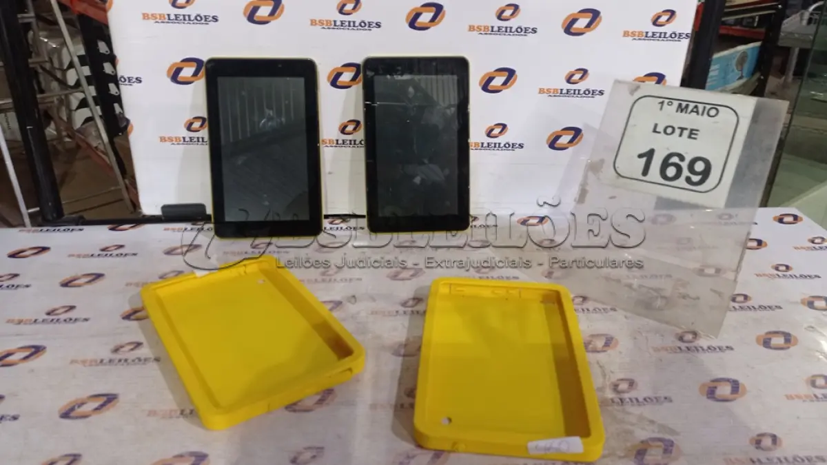 LOTE 169 - 02 TABLETS MARCA CCE COM CAPA. (NO ESTADO) ATENÇÃO! FAZER A VISITAÇÃO ANTES DE ARREMATAR, NÃO SABEMOS SE FUNCIONA, LEILÃO NÃO TEM GARANTIA E NEM DEVOLUÇÃO, SUJEITO A POSSÍVEIS AVARIAS VISÍVEIS/OCULTAS E/OU AUSÊNCIA DE COMPONENTES.