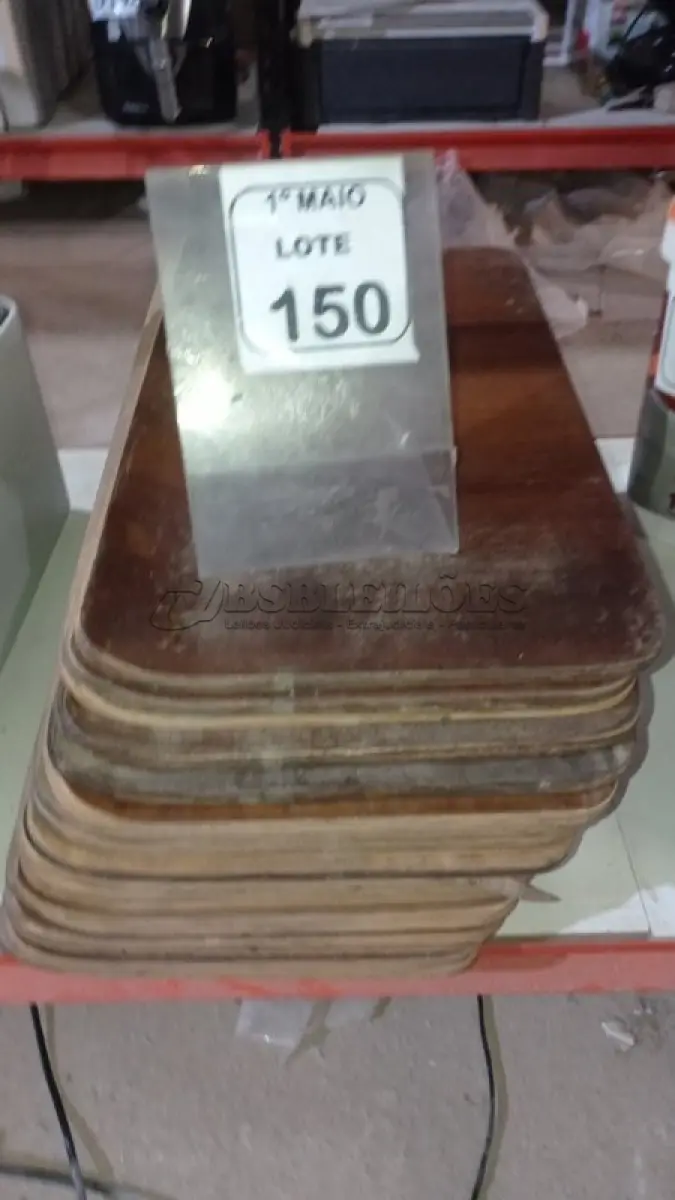 LOTE 150 - 20 PLACAS DE MADEIRA. (NO ESTADO) ATENÇÃO! FAZER A VISITAÇÃO ANTES DE ARREMATAR, NÃO SABEMOS SE FUNCIONA, LEILÃO NÃO TEM GARANTIA E NEM DEVOLUÇÃO, SUJEITO A POSSÍVEIS AVARIAS VISÍVEIS/OCULTAS E/OU AUSÊNCIA DE COMPONENTES.