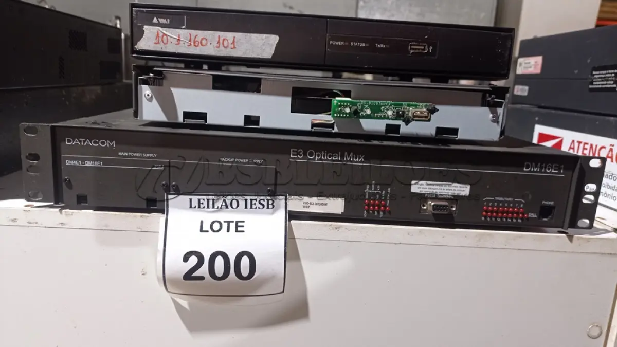 LOTE 200 - 01 LOTE COM APARELHOS DE FIBRA OPTICA. (NO ESTADO) ATENÇÃO! FAZER A VISITAÇÃO ANTES DE ARREMATAR, NÃO SABEMOS SE FUNCIONA, LEILÃO NÃO TEM GARANTIA E NEM DEVOLUÇÃO, SUJEITO A POSSÍVEIS AVARIAS VISÍVEIS/OCULTAS E/OU AUSÊNCIA DE COMPONENTES.