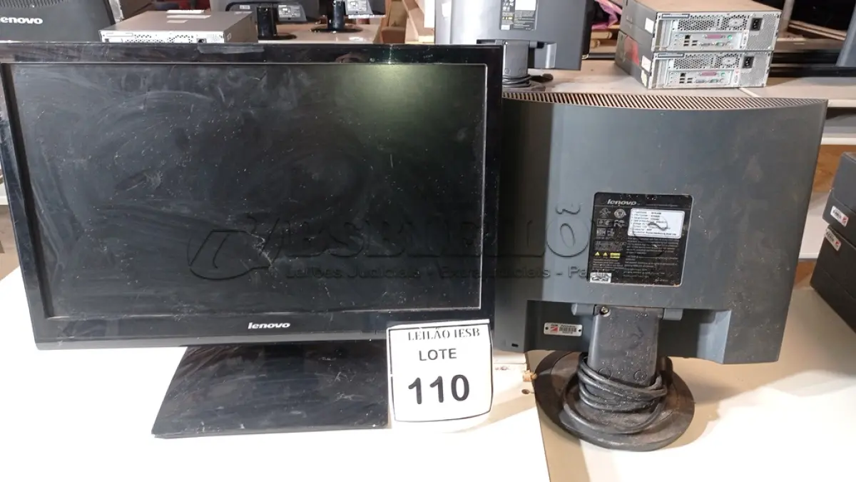 LOTE 110 - 02 MONITORES LENOVO. (NO ESTADO) ATENÇÃO! FAZER A VISITAÇÃO ANTES DE ARREMATAR, NÃO SABEMOS SE FUNCIONA, LEILÃO NÃO TEM GARANTIA E NEM DEVOLUÇÃO, SUJEITO A POSSÍVEIS AVARIAS VISÍVEIS/OCULTAS E/OU AUSÊNCIA DE COMPONENTES.