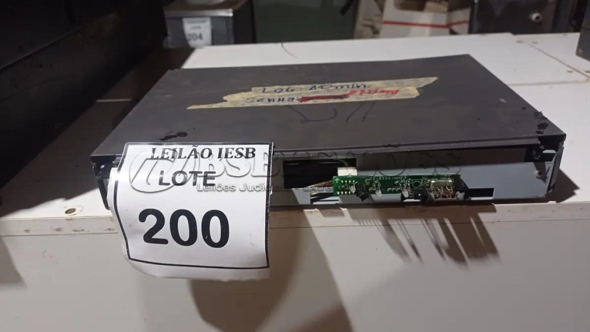 LOTE 200 - 01 LOTE COM APARELHOS DE FIBRA OPTICA. (NO ESTADO) ATENÇÃO! FAZER A VISITAÇÃO ANTES DE ARREMATAR, NÃO SABEMOS SE FUNCIONA, LEILÃO NÃO TEM GARANTIA E NEM DEVOLUÇÃO, SUJEITO A POSSÍVEIS AVARIAS VISÍVEIS/OCULTAS E/OU AUSÊNCIA DE COMPONENTES.
