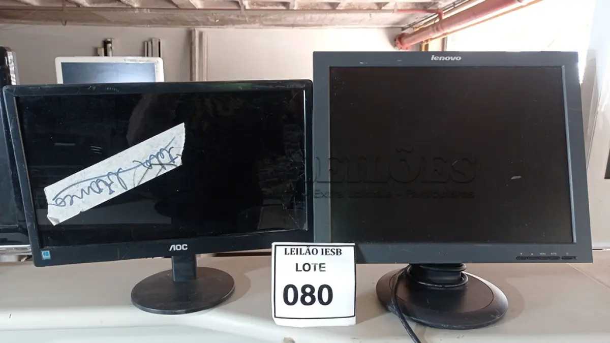 LOTE 080 - 01 MONITOR AOC E 01 MONITOR LENOVO. (NO ESTADO) ATENÇÃO! FAZER A VISITAÇÃO ANTES DE ARREMATAR, NÃO SABEMOS SE FUNCIONA, LEILÃO NÃO TEM GARANTIA E NEM DEVOLUÇÃO, SUJEITO A POSSÍVEIS AVARIAS VISÍVEIS/OCULTAS E/OU AUSÊNCIA DE COMPONENTES.