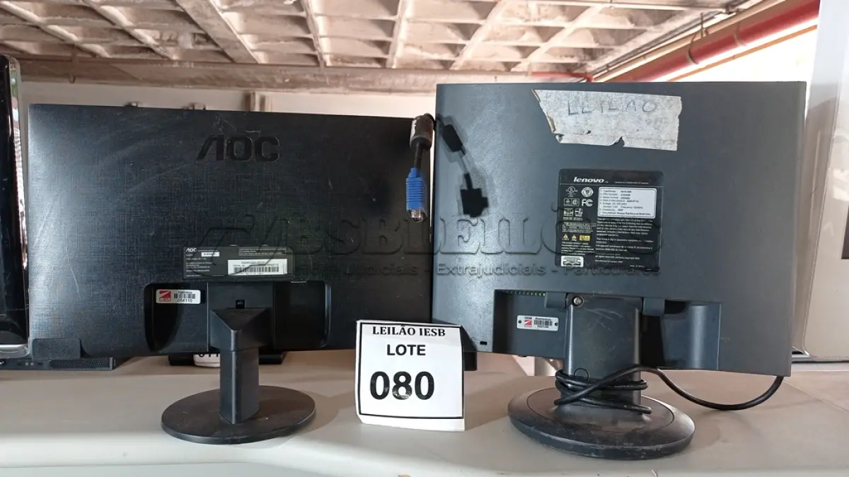 LOTE 080 - 01 MONITOR AOC E 01 MONITOR LENOVO. (NO ESTADO) ATENÇÃO! FAZER A VISITAÇÃO ANTES DE ARREMATAR, NÃO SABEMOS SE FUNCIONA, LEILÃO NÃO TEM GARANTIA E NEM DEVOLUÇÃO, SUJEITO A POSSÍVEIS AVARIAS VISÍVEIS/OCULTAS E/OU AUSÊNCIA DE COMPONENTES.