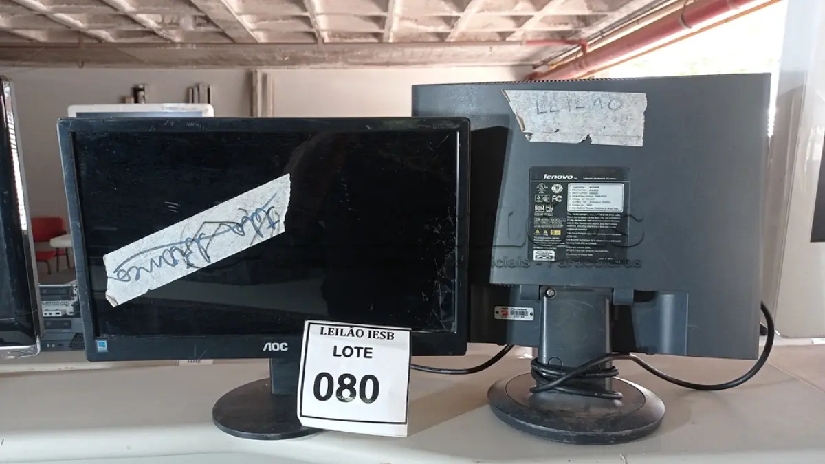 LOTE 080 - 01 MONITOR AOC E 01 MONITOR LENOVO. (NO ESTADO) ATENÇÃO! FAZER A VISITAÇÃO ANTES DE ARREMATAR, NÃO SABEMOS SE FUNCIONA, LEILÃO NÃO TEM GARANTIA E NEM DEVOLUÇÃO, SUJEITO A POSSÍVEIS AVARIAS VISÍVEIS/OCULTAS E/OU AUSÊNCIA DE COMPONENTES.
