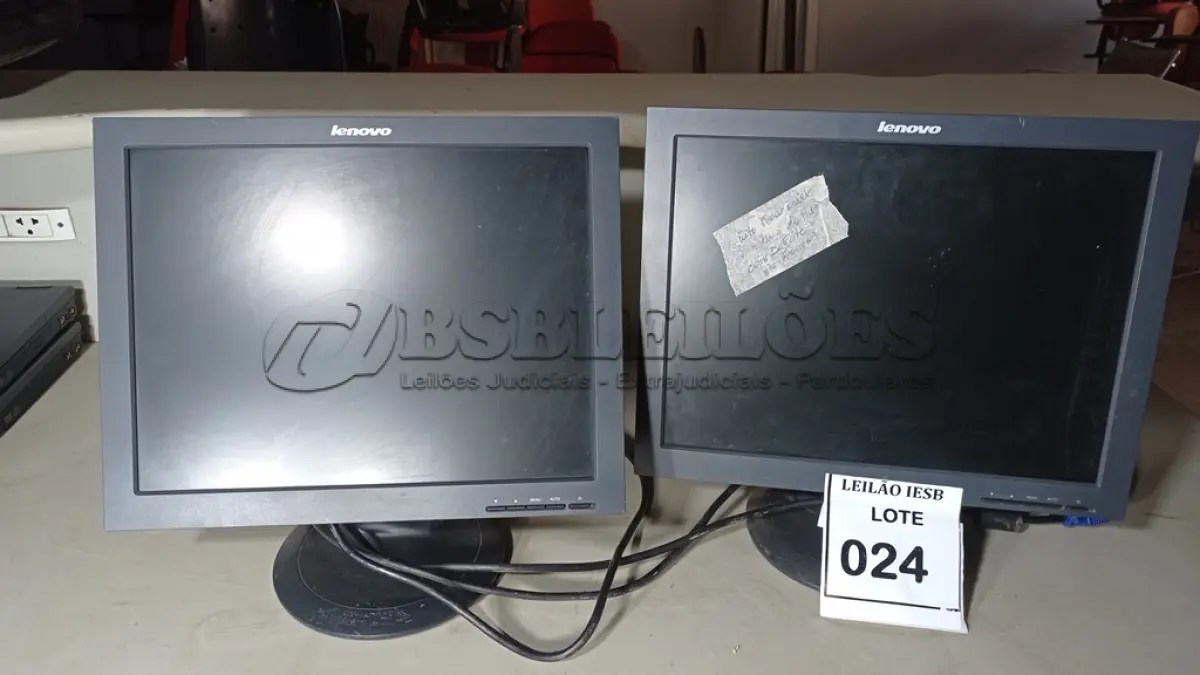 LOTE 024 - 02 MONITORES AOC (NO ESTADO) ATENÇÃO! FAZER. A VISITAÇÃO ANTES DE ARREMATAR, NÃO SABEMOS SE FUNCIONA, LEILÃO NÃO TEM GARANTIA E NEM DEVOLUÇÃO, SUJEITO A POSSÍVEIS AVARIAS VISÍVEIS/OCULTAS E/OU AUSÊNCIA DE COMPONENTES.
