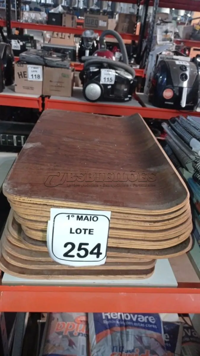 LOTE 254 - 15 PLACAS DE MADEIRA. (NO ESTADO) ATENÇÃO! FAZER A VISITAÇÃO ANTES DE ARREMATAR, NÃO SABEMOS SE FUNCIONA, LEILÃO NÃO TEM GARANTIA E NEM DEVOLUÇÃO, SUJEITO A POSSÍVEIS AVARIAS VISÍVEIS/OCULTAS E/OU AUSÊNCIA DE COMPONENTES.