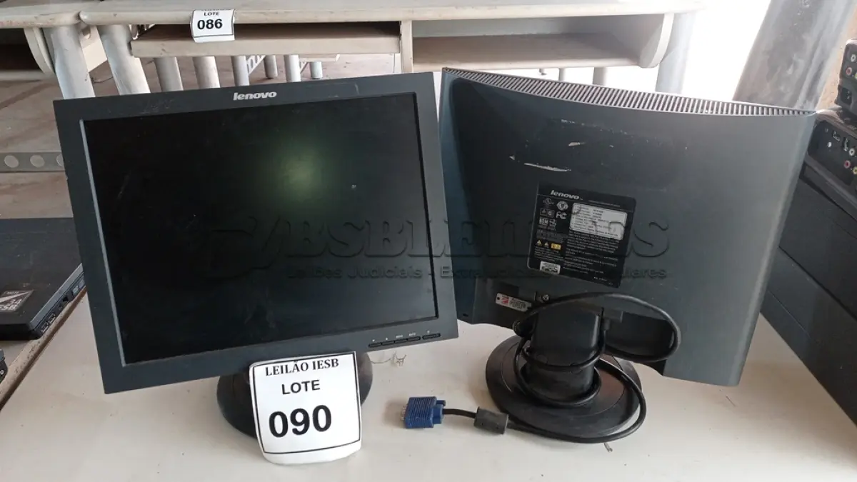 LOTE 090 - 02 MONITORES LENOVO. (NO ESTADO) ATENÇÃO! FAZER A VISITAÇÃO ANTES DE ARREMATAR, NÃO SABEMOS SE FUNCIONA, LEILÃO NÃO TEM GARANTIA E NEM DEVOLUÇÃO, SUJEITO A POSSÍVEIS AVARIAS VISÍVEIS/OCULTAS E/OU AUSÊNCIA DE COMPONENTES.