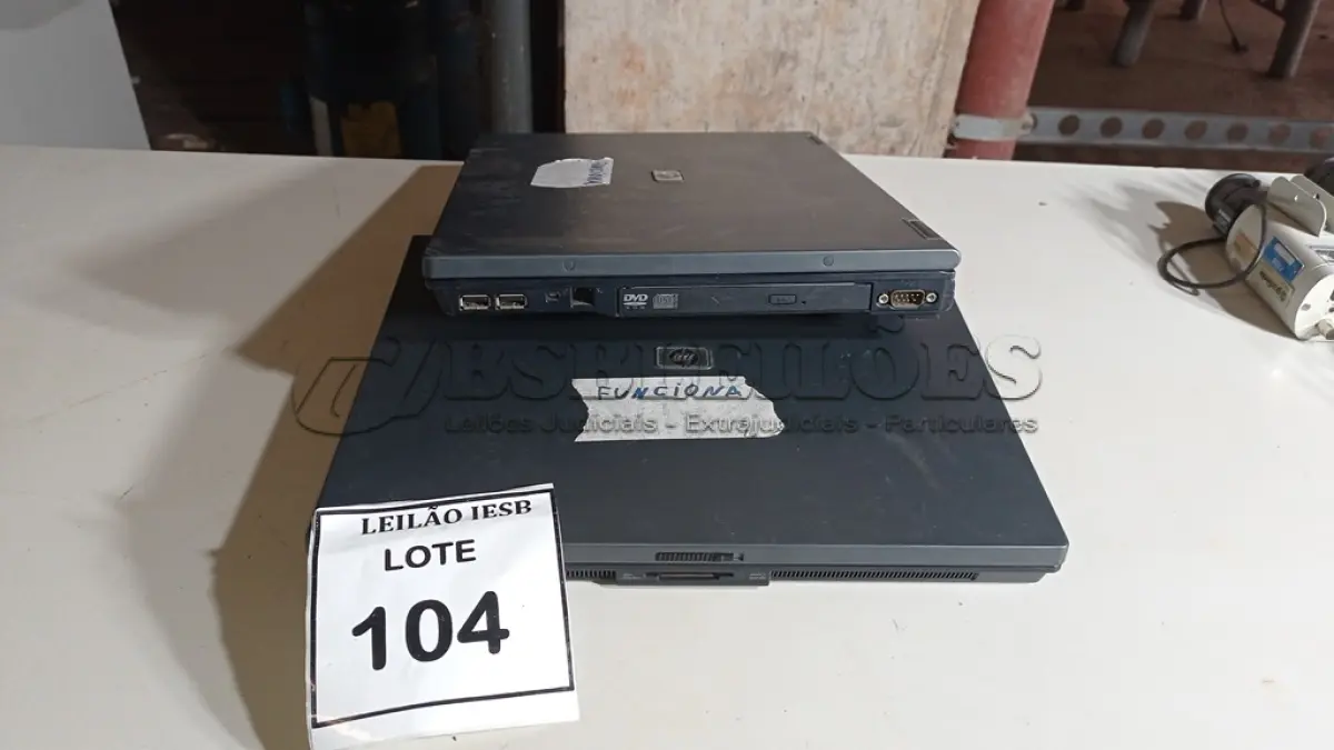 LOTE 104 - 02 NOTEBOOKS HP SEM FONTE. (NO ESTADO) ATENÇÃO! FAZER A VISITAÇÃO ANTES DE ARREMATAR, NÃO SABEMOS SE FUNCIONA, LEILÃO NÃO TEM GARANTIA E NEM DEVOLUÇÃO, SUJEITO A POSSÍVEIS AVARIAS VISÍVEIS/OCULTAS E/OU AUSÊNCIA DE COMPONENTES.