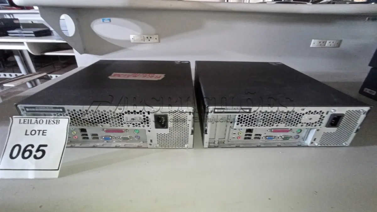 LOTE 065 - 02 CPUS LENOVO. (NO ESTADO) ATENÇÃO! FAZER A VISITAÇÃO ANTES DE ARREMATAR, NÃO SABEMOS SE FUNCIONA, LEILÃO NÃO TEM GARANTIA E NEM DEVOLUÇÃO, SUJEITO A POSSÍVEIS AVARIAS VISÍVEIS/OCULTAS E/OU AUSÊNCIA DE COMPONENTES.