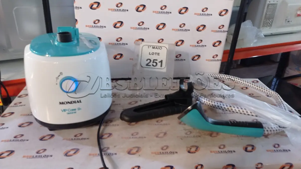 LOTE 251 - 01 PASSADEIRA DE ROUPAS A VAPOR MAR MONDIAL. (NO ESTADO) ATENÇÃO! FAZER A VISITAÇÃO ANTES DE ARREMATAR, NÃO SABEMOS SE FUNCIONA, LEILÃO NÃO TEM GARANTIA E NEM DEVOLUÇÃO, SUJEITO A POSSÍVEIS AVARIAS VISÍVEIS/OCULTAS E/OU AUSÊNCIA DE COMPONENTES.