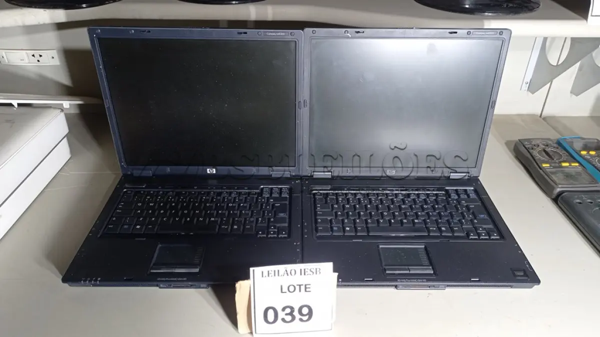 LOTE 039 - 02 NOTEBOOKS HP SEM FONTE. (NO ESTADO) ATENÇÃO! FAZER A VISITAÇÃO ANTES DE ARREMATAR, NÃO SABEMOS SE FUNCIONA, LEILÃO NÃO TEM GARANTIA E NEM DEVOLUÇÃO, SUJEITO A POSSÍVEIS AVARIAS VISÍVEIS/OCULTAS E/OU AUSÊNCIA DE COMPONENTES.