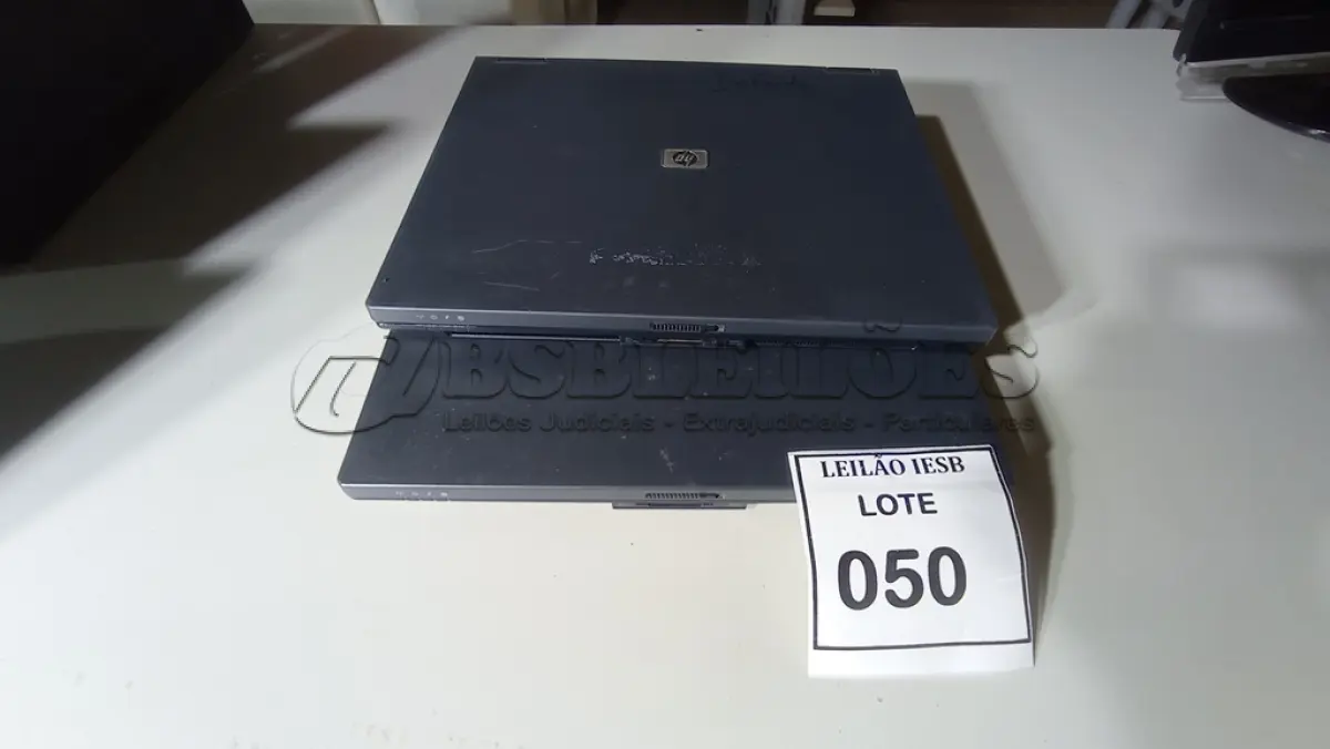 LOTE 050 - 02 NOTEBOOKS HP SEM FONTE. (NO ESTADO) ATENÇÃO! FAZER A VISITAÇÃO ANTES DE ARREMATAR, NÃO SABEMOS SE FUNCIONA, LEILÃO NÃO TEM GARANTIA E NEM DEVOLUÇÃO, SUJEITO A POSSÍVEIS AVARIAS VISÍVEIS/OCULTAS E/OU AUSÊNCIA DE COMPONENTES.