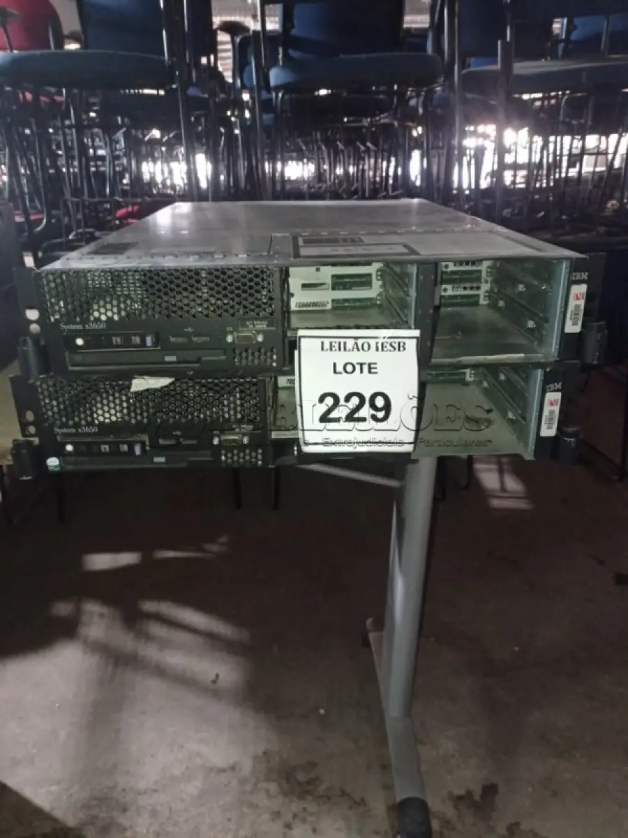 LOTE 229 - 02 SERVIDORES IBM SERIE X 3650. (NO ESTADO) ATENÇÃO! FAZER A VISITAÇÃO ANTES DE ARREMATAR, NÃO SABEMOS SE FUNCIONA, LEILÃO NÃO TEM GARANTIA E NEM DEVOLUÇÃO, SUJEITO A POSSÍVEIS AVARIAS VISÍVEIS/OCULTAS E/OU AUSÊNCIA DE COMPONENTES.