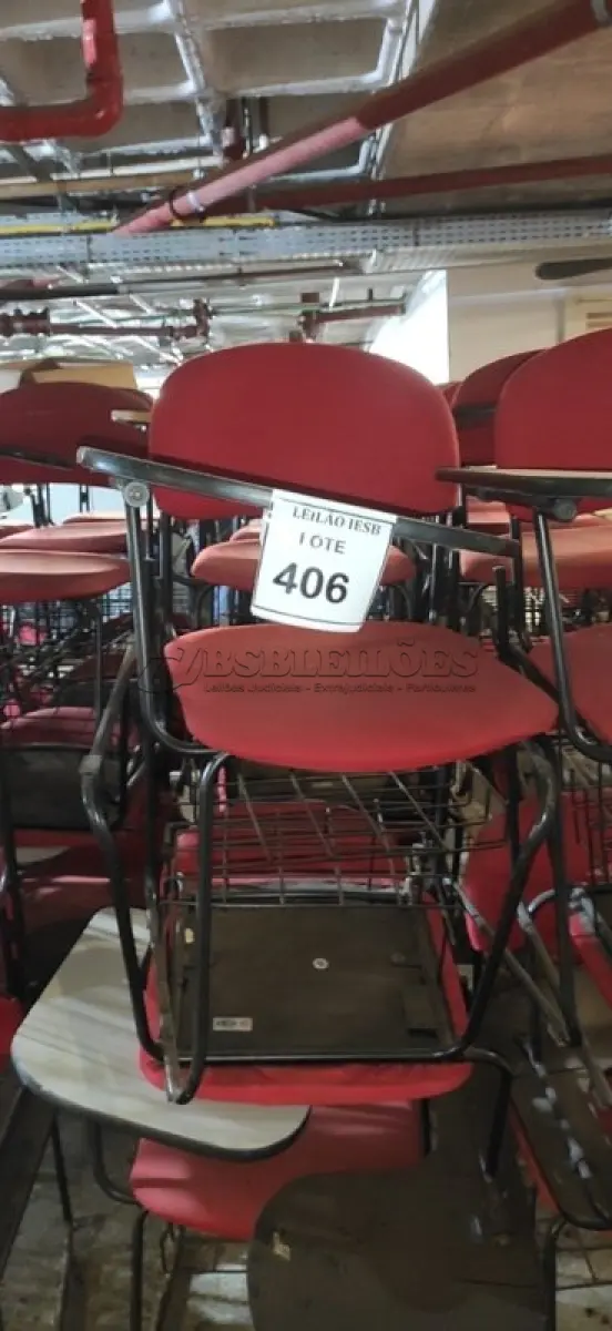 LOTE 406 - 12 CADEIRAS UNIVERSITÁRIA. (NO ESTADO) ATENÇÃO! FAZER A VISITAÇÃO ANTES DE ARREMATAR, NÃO SABEMOS SE FUNCIONA, LEILÃO NÃO TEM GARANTIA E NEM DEVOLUÇÃO, SUJEITO A POSSÍVEIS AVARIAS VISÍVEIS/OCULTAS E/OU AUSÊNCIA DE COMPONENTES.