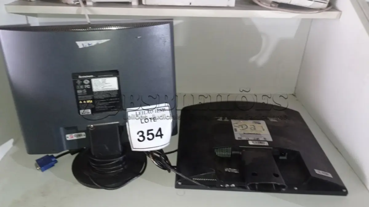LOTE 354 - 01 MONITOR LENOVO E 01 MONITOR PROVIEW. (NO ESTADO) ATENÇÃO! FAZER A VISITAÇÃO ANTES DE ARREMATAR, NÃO SABEMOS SE FUNCIONA, LEILÃO NÃO TEM GARANTIA E NEM DEVOLUÇÃO, SUJEITO A POSSÍVEIS AVARIAS VISÍVEIS/OCULTAS E/OU AUSÊNCIA DE COMPONENTES.