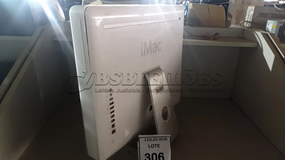 LOTE 306 -  01 IMAC. (NO ESTADO) ATENÇÃO! FAZER A VISITAÇÃO ANTES DE ARREMATAR, NÃO SABEMOS SE FUNCIONA, LEILÃO NÃO TEM GARANTIA E NEM DEVOLUÇÃO, SUJEITO A POSSÍVEIS AVARIAS VISÍVEIS/OCULTAS E/OU AUSÊNCIA DE COMPONENTES.