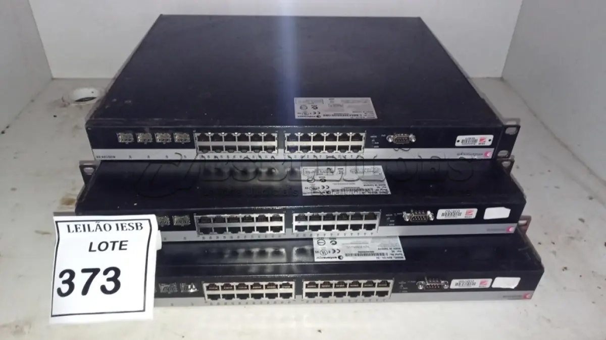 LOTE 373 - 03 SWITCHES. (NO ESTADO) ATENÇÃO! FAZER A VISITAÇÃO ANTES DE ARREMATAR, NÃO SABEMOS SE FUNCIONA, LEILÃO NÃO TEM GARANTIA E NEM DEVOLUÇÃO, SUJEITO A POSSÍVEIS AVARIAS VISÍVEIS/OCULTAS E/OU AUSÊNCIA DE COMPONENTES.