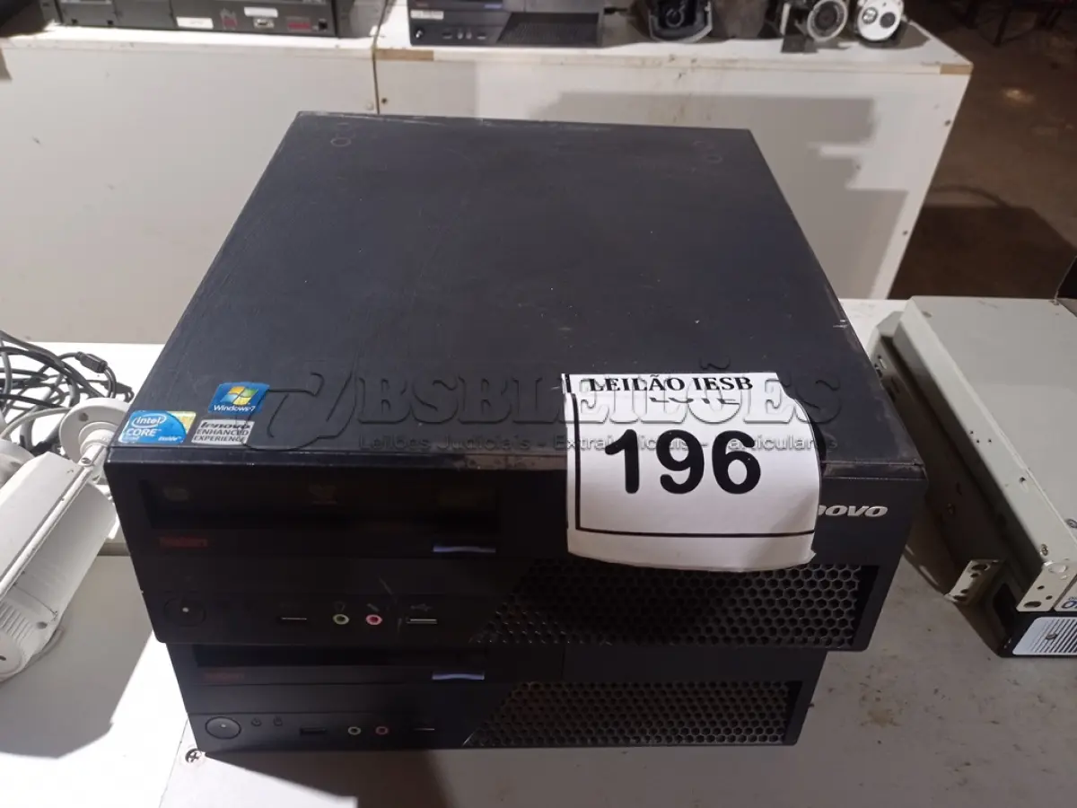 LOTE 196 - 02 CPUS LENOVO. (NO ESTADO) ATENÇÃO! FAZER A VISITAÇÃO ANTES DE ARREMATAR, NÃO SABEMOS SE FUNCIONA, LEILÃO NÃO TEM GARANTIA E NEM DEVOLUÇÃO, SUJEITO A POSSÍVEIS AVARIAS VISÍVEIS/OCULTAS E/OU AUSÊNCIA DE COMPONENTES.