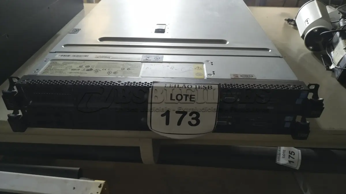LOTE 173 - 02 SERVIDORES IBM SYSTEM X3550 M4 (NO ESTADO) ATENÇÃO! FAZER A VISITAÇÃO ANTES DE ARREMATAR, NÃO SABEMOS SE FUNCIONA, LEILÃO NÃO TEM GARANTIA E NEM DEVOLUÇÃO, SUJEITO A POSSÍVEIS AVARIAS VISÍVEIS/OCULTAS E/OU AUSÊNCIA DE COMPONENTES.