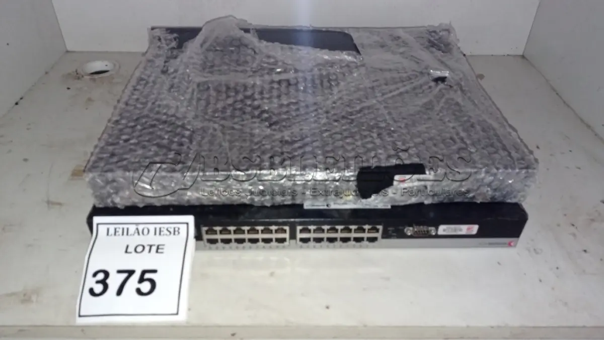 LOTE 375 - 02 SWITCHES. (NO ESTADO) ATENÇÃO! FAZER A VISITAÇÃO ANTES DE ARREMATAR, NÃO SABEMOS SE FUNCIONA, LEILÃO NÃO TEM GARANTIA E NEM DEVOLUÇÃO, SUJEITO A POSSÍVEIS AVARIAS VISÍVEIS/OCULTAS E/OU AUSÊNCIA DE COMPONENTES.