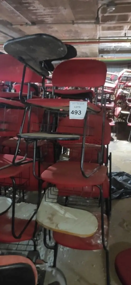 LOTE 493 - 12 CADEIRAS UNIVERSITÁRIAS. (NO ESTADO) ATENÇÃO! FAZER A VISITAÇÃO ANTES DE ARREMATAR, NÃO SABEMOS SE FUNCIONA, LEILÃO NÃO TEM GARANTIA E NEM DEVOLUÇÃO, SUJEITO A POSSÍVEIS AVARIAS VISÍVEIS/OCULTAS E/OU AUSÊNCIA DE COMPONENTES.