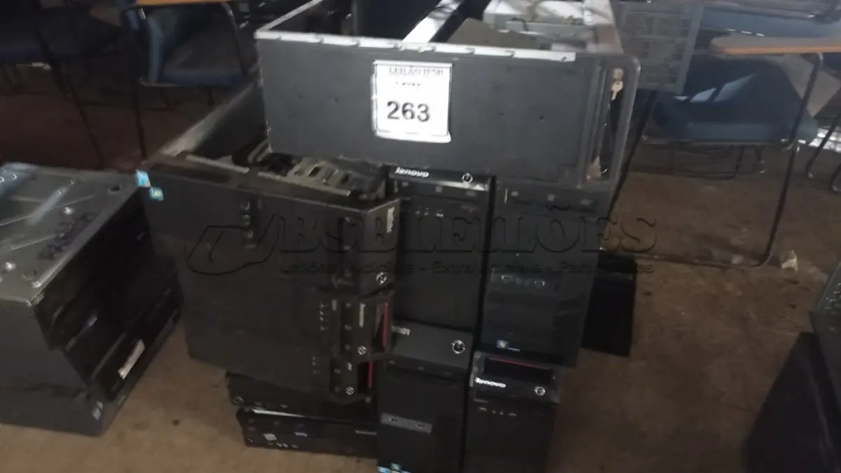 LOTE 263 - 10 CPUS MODELOS DIVERSOS PARA RETIRADA DE PEÇAS. (NO ESTADO) ATENÇÃO! FAZER A VISITAÇÃO ANTES DE ARREMATAR, NÃO SABEMOS SE FUNCIONA, LEILÃO NÃO TEM GARANTIA E NEM DEVOLUÇÃO, SUJEITO A POSSÍVEIS AVARIAS VISÍVEIS/OCULTAS E/OU AUSÊNCIA DE COMPONENTES.