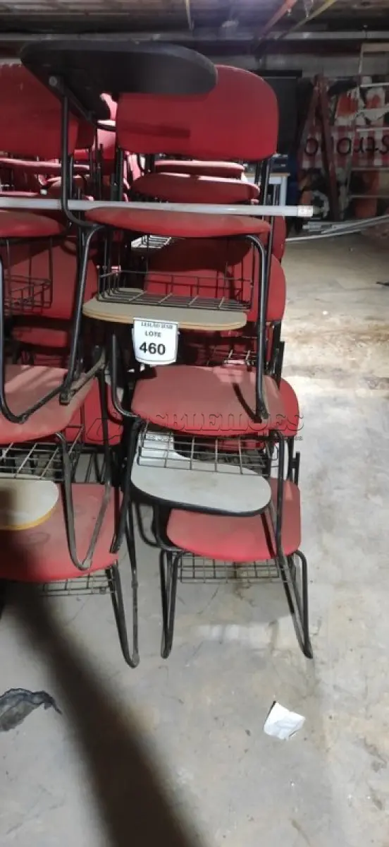 LOTE 460 - 15 CADEIRAS UNIVERSITÁRIAS. (NO ESTADO) ATENÇÃO! FAZER A VISITAÇÃO ANTES DE ARREMATAR, NÃO SABEMOS SE FUNCIONA, LEILÃO NÃO TEM GARANTIA E NEM DEVOLUÇÃO, SUJEITO A POSSÍVEIS AVARIAS VISÍVEIS/OCULTAS E/OU AUSÊNCIA DE COMPONENTES.