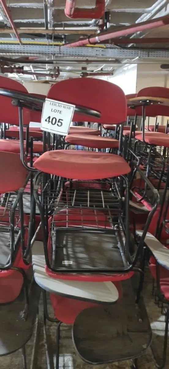 LOTE 405 - 12 CADEIRAS UNIVERSITÁRIA. (NO ESTADO) ATENÇÃO! FAZER A VISITAÇÃO ANTES DE ARREMATAR, NÃO SABEMOS SE FUNCIONA, LEILÃO NÃO TEM GARANTIA E NEM DEVOLUÇÃO, SUJEITO A POSSÍVEIS AVARIAS VISÍVEIS/OCULTAS E/OU AUSÊNCIA DE COMPONENTES.