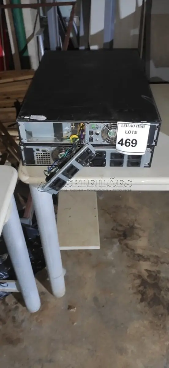 LOTE 469 - 02 NOBREAKS PARA SERVIDORES. (NO ESTADO) ATENÇÃO! FAZER A VISITAÇÃO ANTES DE ARREMATAR, NÃO SABEMOS SE FUNCIONA, LEILÃO NÃO TEM GARANTIA E NEM DEVOLUÇÃO, SUJEITO A POSSÍVEIS AVARIAS VISÍVEIS/OCULTAS E/OU AUSÊNCIA DE COMPONENTES.