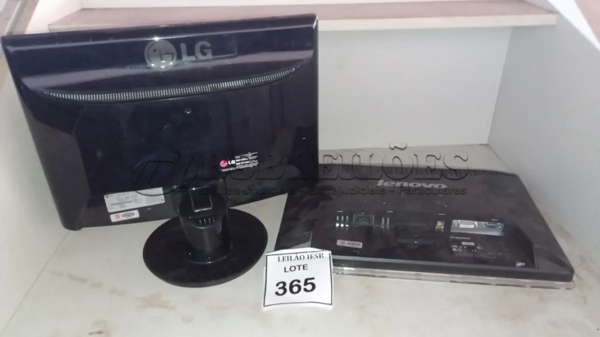 LOTE 365 - 01 MONITOR LG  E 01 MONITOR LENOVO. (NO ESTADO) ATENÇÃO! FAZER A VISITAÇÃO ANTES DE ARREMATAR, NÃO SABEMOS SE FUNCIONA, LEILÃO NÃO TEM GARANTIA E NEM DEVOLUÇÃO, SUJEITO A POSSÍVEIS AVARIAS VISÍVEIS/OCULTAS E/OU AUSÊNCIA DE COMPONENTES.