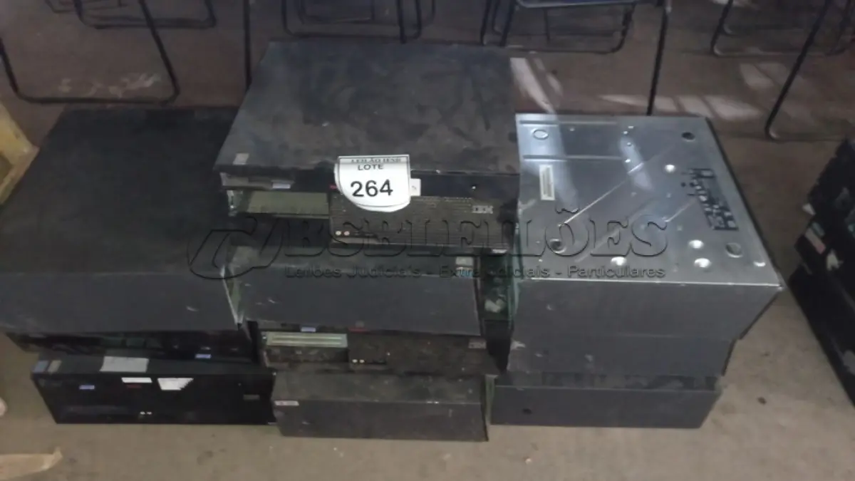 LOTE 264 - 10 CPUS IBM PARA RETIRADA DE PEÇAS. (NO ESTADO) ATENÇÃO! FAZER A VISITAÇÃO ANTES DE ARREMATAR, NÃO SABEMOS SE FUNCIONA, LEILÃO NÃO TEM GARANTIA E NEM DEVOLUÇÃO, SUJEITO A POSSÍVEIS AVARIAS VISÍVEIS/OCULTAS E/OU AUSÊNCIA DE COMPONENTES.
