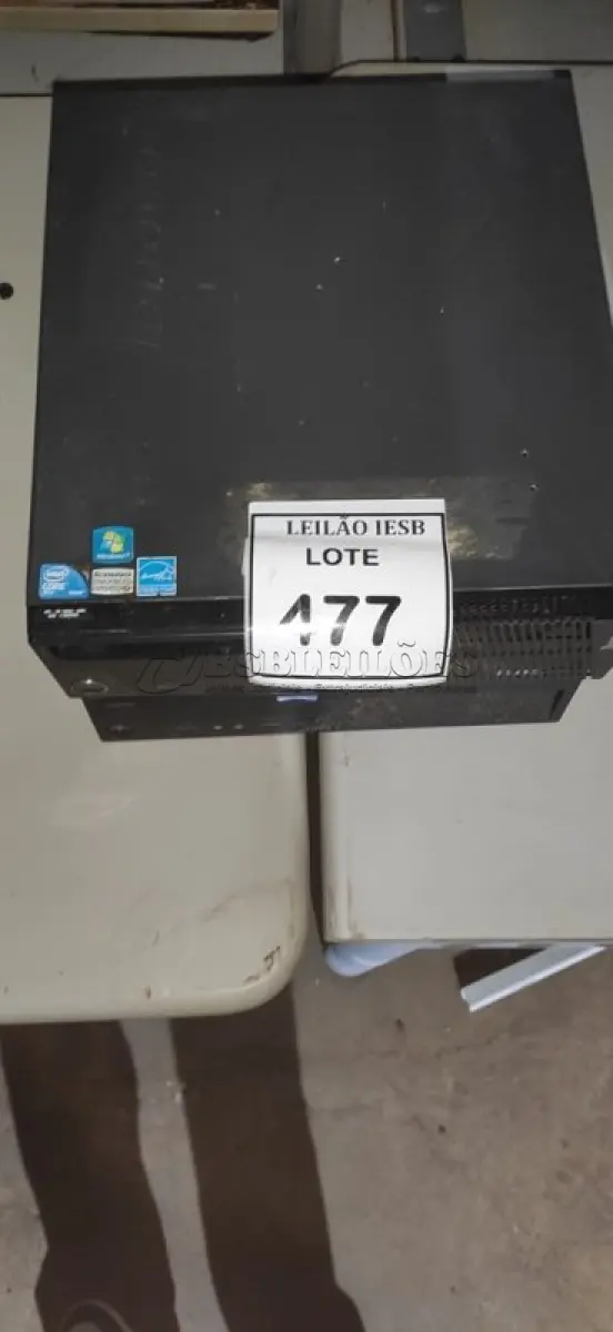 LOTE 477 - 02 CPUS LENOVO. (NO ESTADO) ATENÇÃO! FAZER A VISITAÇÃO ANTES DE ARREMATAR, NÃO SABEMOS SE FUNCIONA, LEILÃO NÃO TEM GARANTIA E NEM DEVOLUÇÃO, SUJEITO A POSSÍVEIS AVARIAS VISÍVEIS/OCULTAS E/OU AUSÊNCIA DE COMPONENTES.