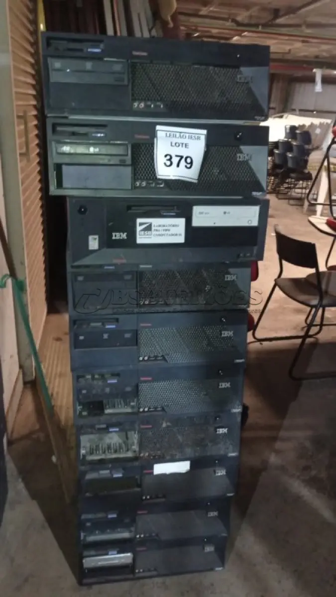 LOTE 379 - 10 CPUS IBM PARA RETIRADAS DE PEÇAS. (NO ESTADO) ATENÇÃO! FAZER A VISITAÇÃO ANTES DE ARREMATAR, NÃO SABEMOS SE FUNCIONA, LEILÃO NÃO TEM GARANTIA E NEM DEVOLUÇÃO, SUJEITO A POSSÍVEIS AVARIAS VISÍVEIS/OCULTAS E/OU AUSÊNCIA DE COMPONENTES.