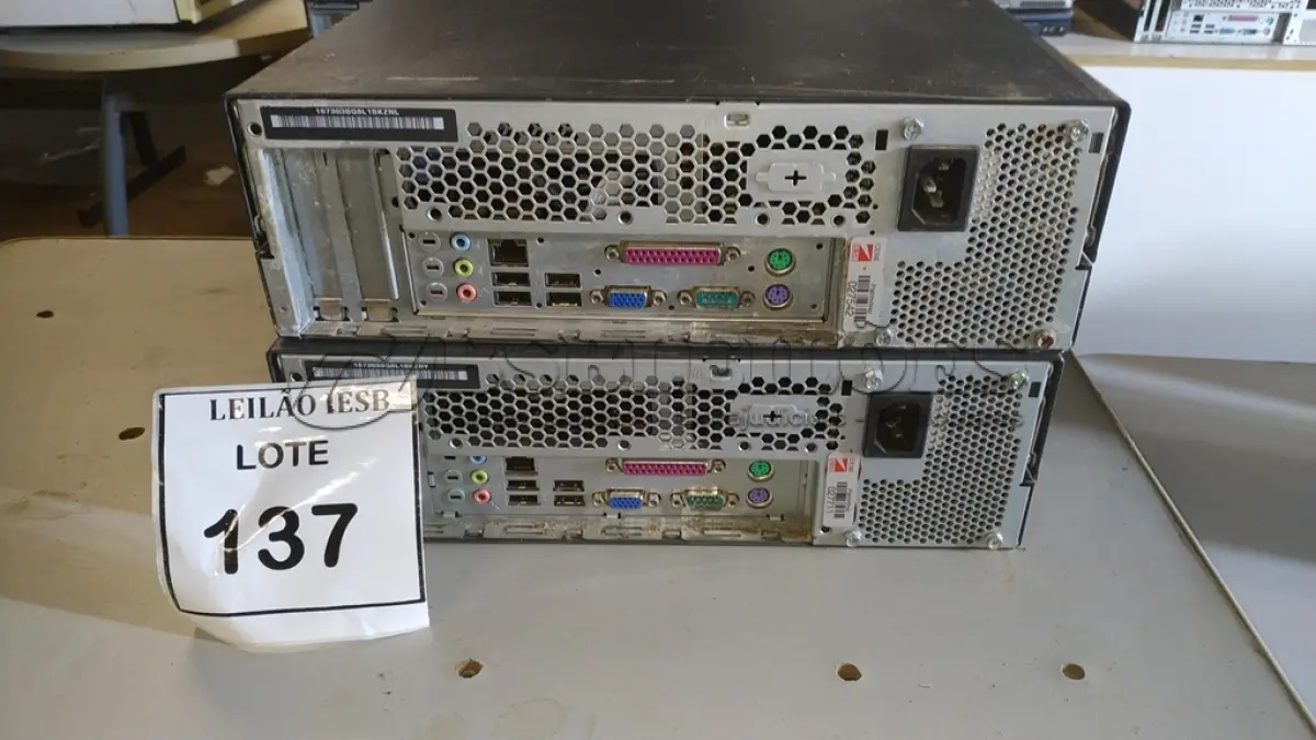 LOTE 137 - 02 CPUS LENOVO. (NO ESTADO) ATENÇÃO! FAZER A VISITAÇÃO ANTES DE ARREMATAR, NÃO SABEMOS SE FUNCIONA, LEILÃO NÃO TEM GARANTIA E NEM DEVOLUÇÃO, SUJEITO A POSSÍVEIS AVARIAS VISÍVEIS/OCULTAS E/OU AUSÊNCIA DE COMPONENTES.