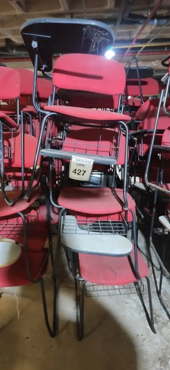 LOTE 427 - 15 CADEIRAS UNIVERSITÁRIAS. (NO ESTADO) ATENÇÃO! FAZER A VISITAÇÃO ANTES DE ARREMATAR, NÃO SABEMOS SE FUNCIONA, LEILÃO NÃO TEM GARANTIA E NEM DEVOLUÇÃO, SUJEITO A POSSÍVEIS AVARIAS VISÍVEIS/OCULTAS E/OU AUSÊNCIA DE COMPONENTES.