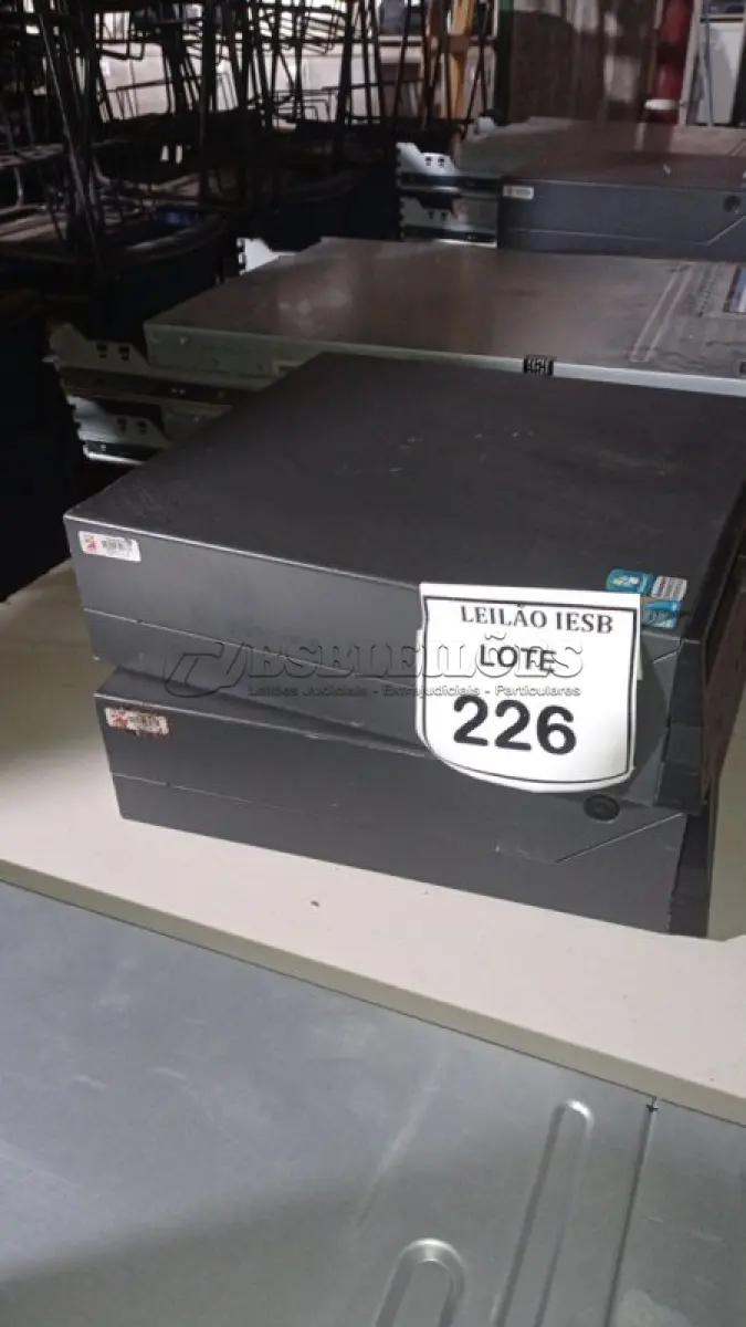 LOTE 226 - 02 CPUS LENOVO. (NO ESTADO) ATENÇÃO! FAZER A VISITAÇÃO ANTES DE ARREMATAR, NÃO SABEMOS SE FUNCIONA, LEILÃO NÃO TEM GARANTIA E NEM DEVOLUÇÃO, SUJEITO A POSSÍVEIS AVARIAS VISÍVEIS/OCULTAS E/OU AUSÊNCIA DE COMPONENTES.